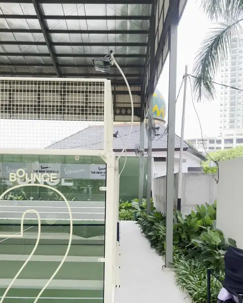 Court 2 numbered on the glass